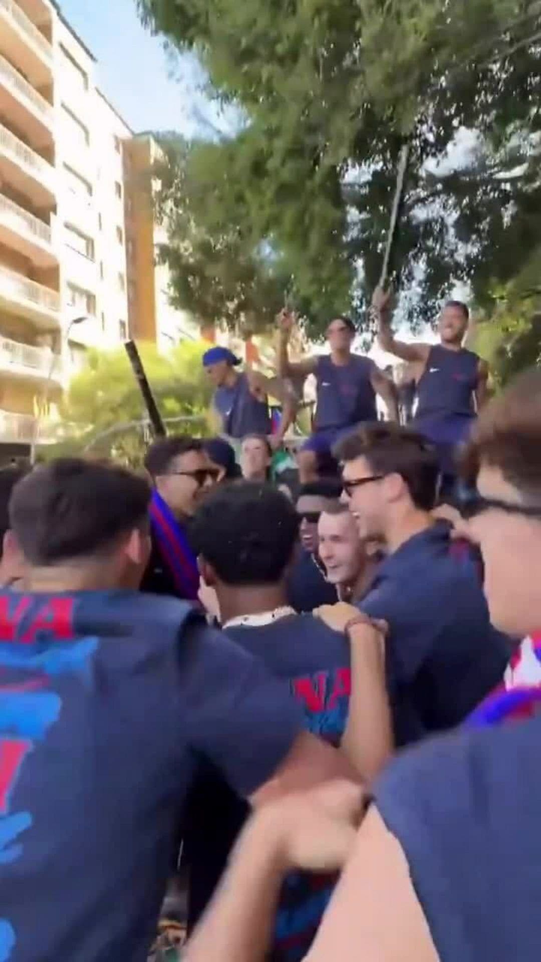 Fotbalisté Barcelony se pustili do oslav titulu
