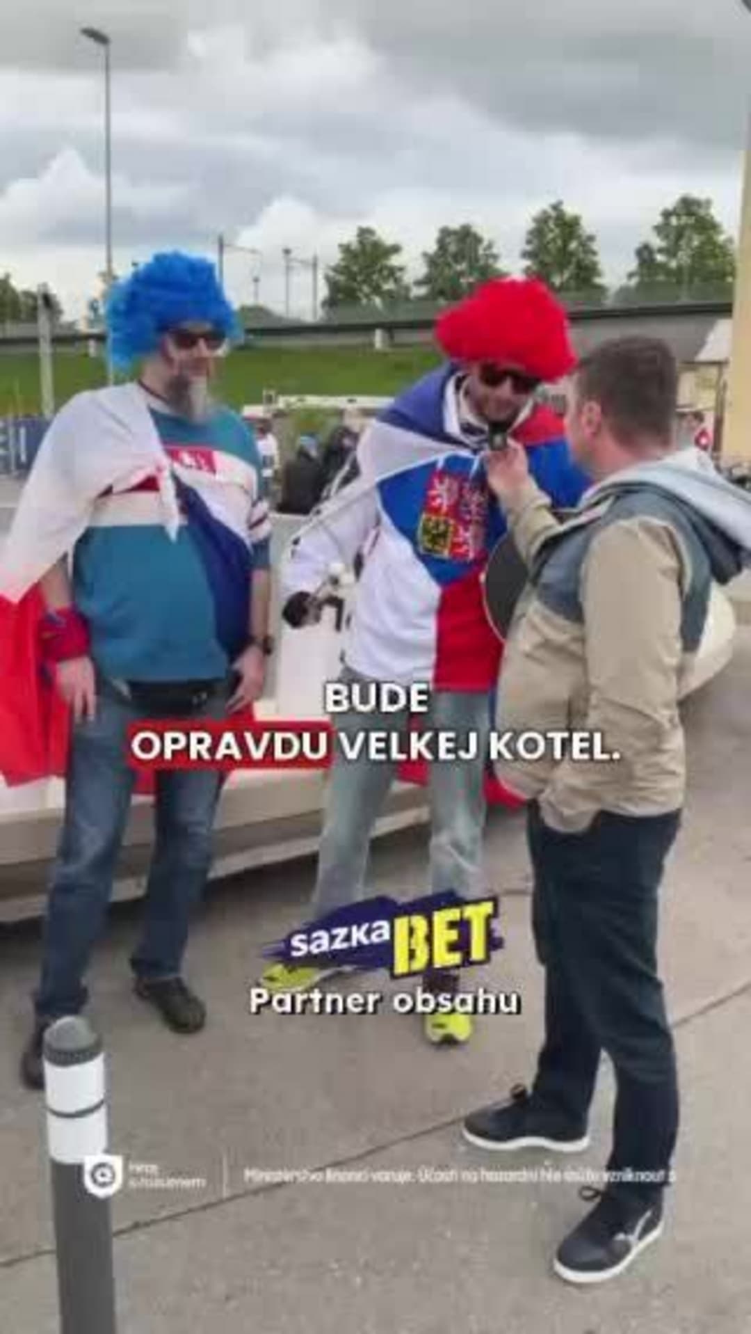 Redaktor iSportu vyzpovídal fanoušky před utkáním s Dánskem