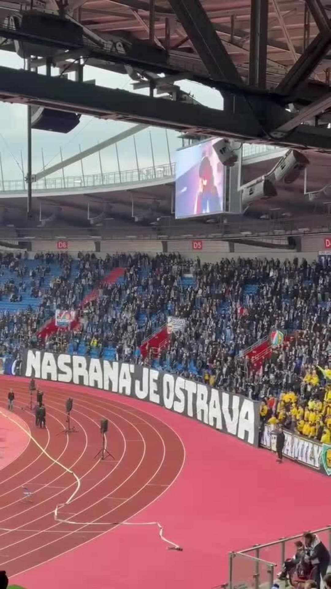 Nespokojení fanoušci Baníku před zápasem proti Zlínu