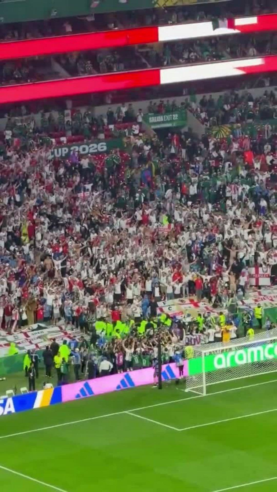 Hvězda Anglie si při oslavách bizarně a škaredě zranila ruku