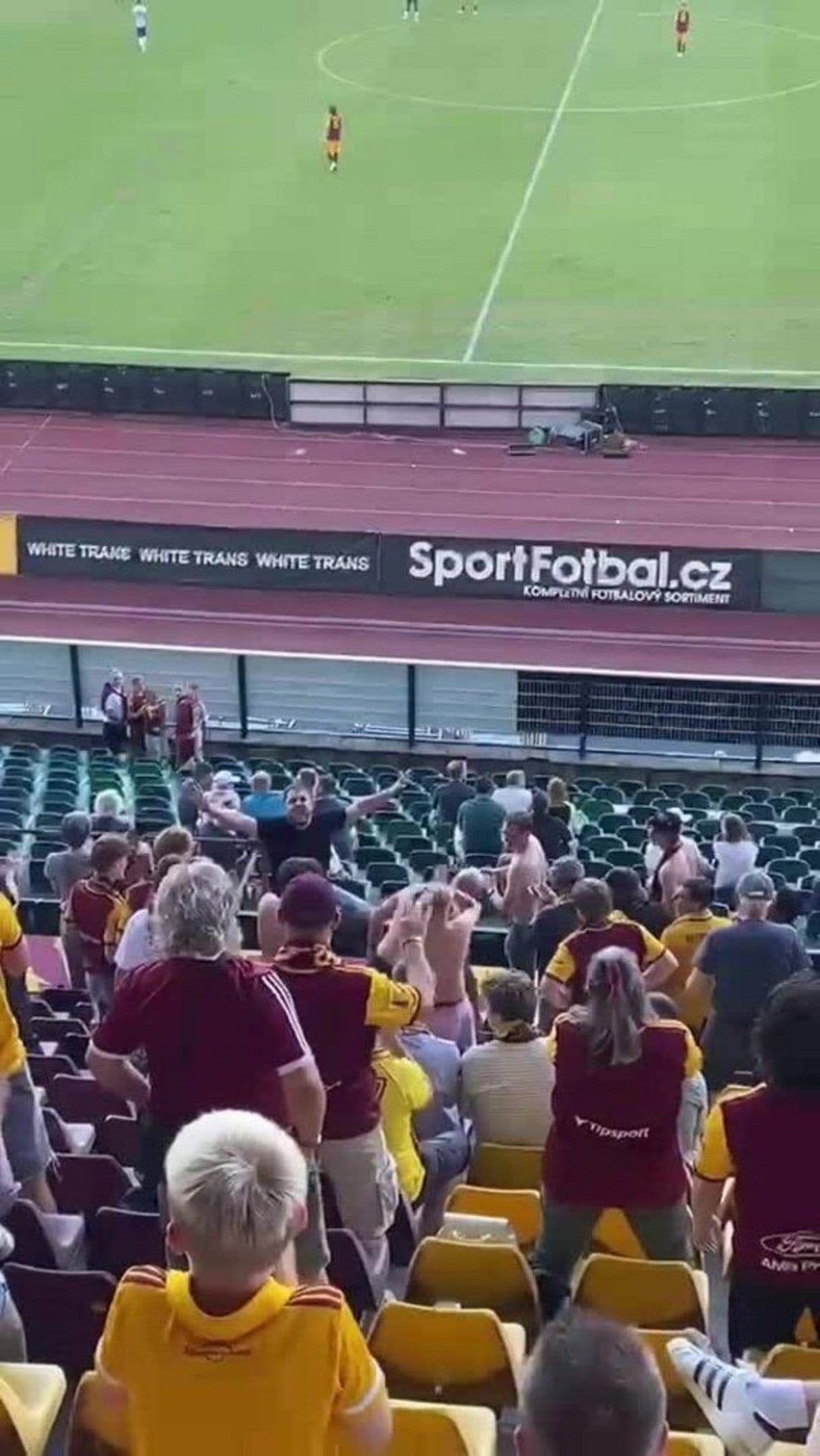 Trenér Šustr sledoval první výhru Dukly v kotli s fanoušky