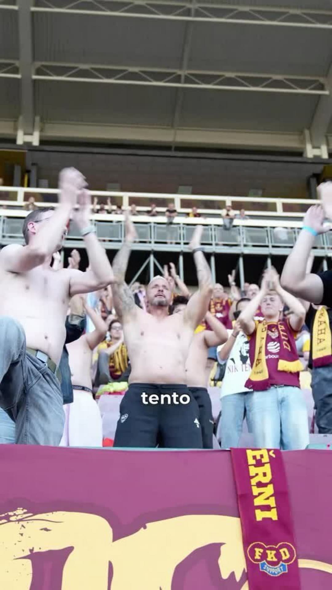 Potrestaný trenér Šustr fandil v kotli Dukly, jak to vzniklo?