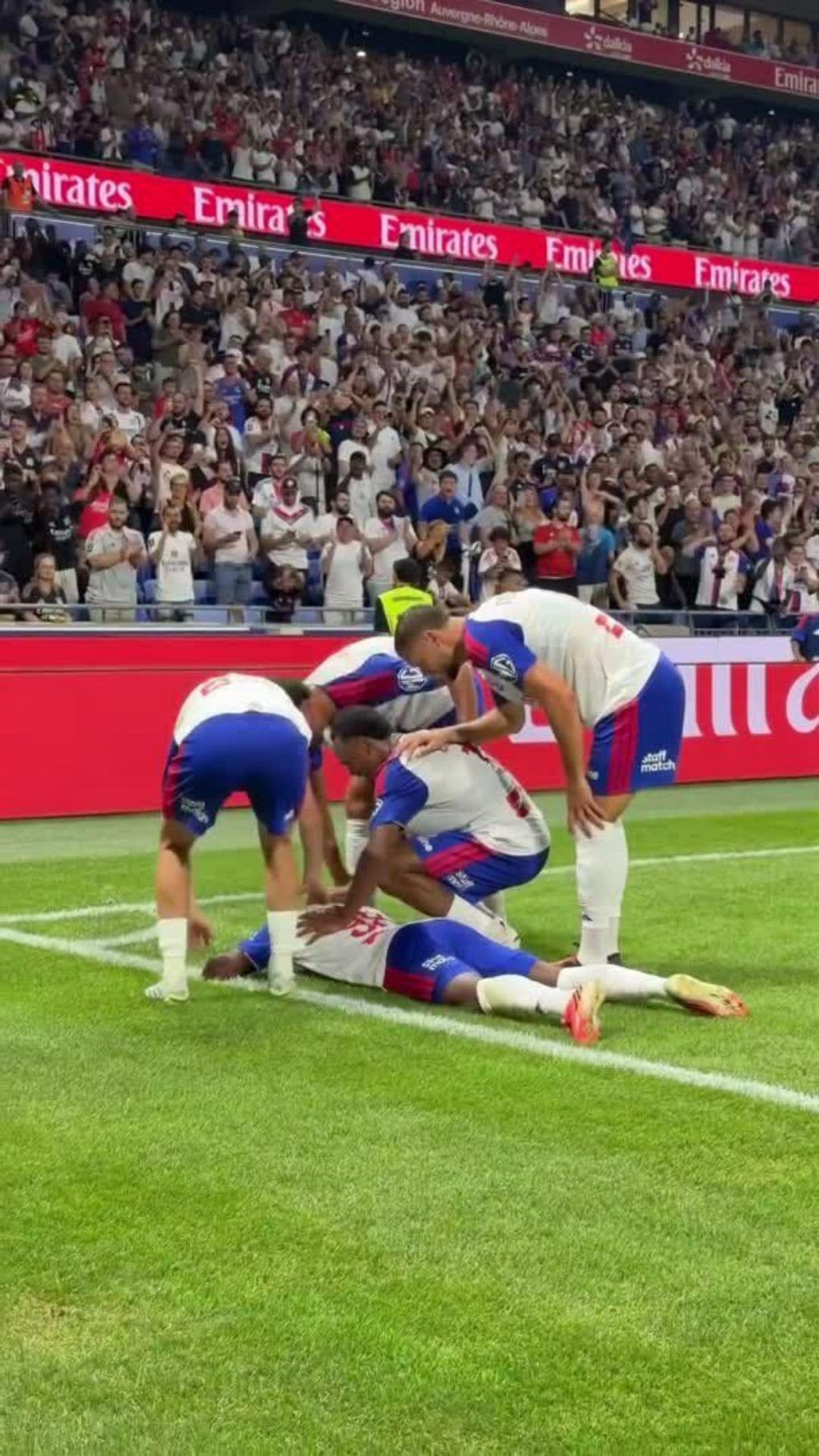 Maitland-Niles poslal Lyon proti Spartě do dvoubrankového vedení