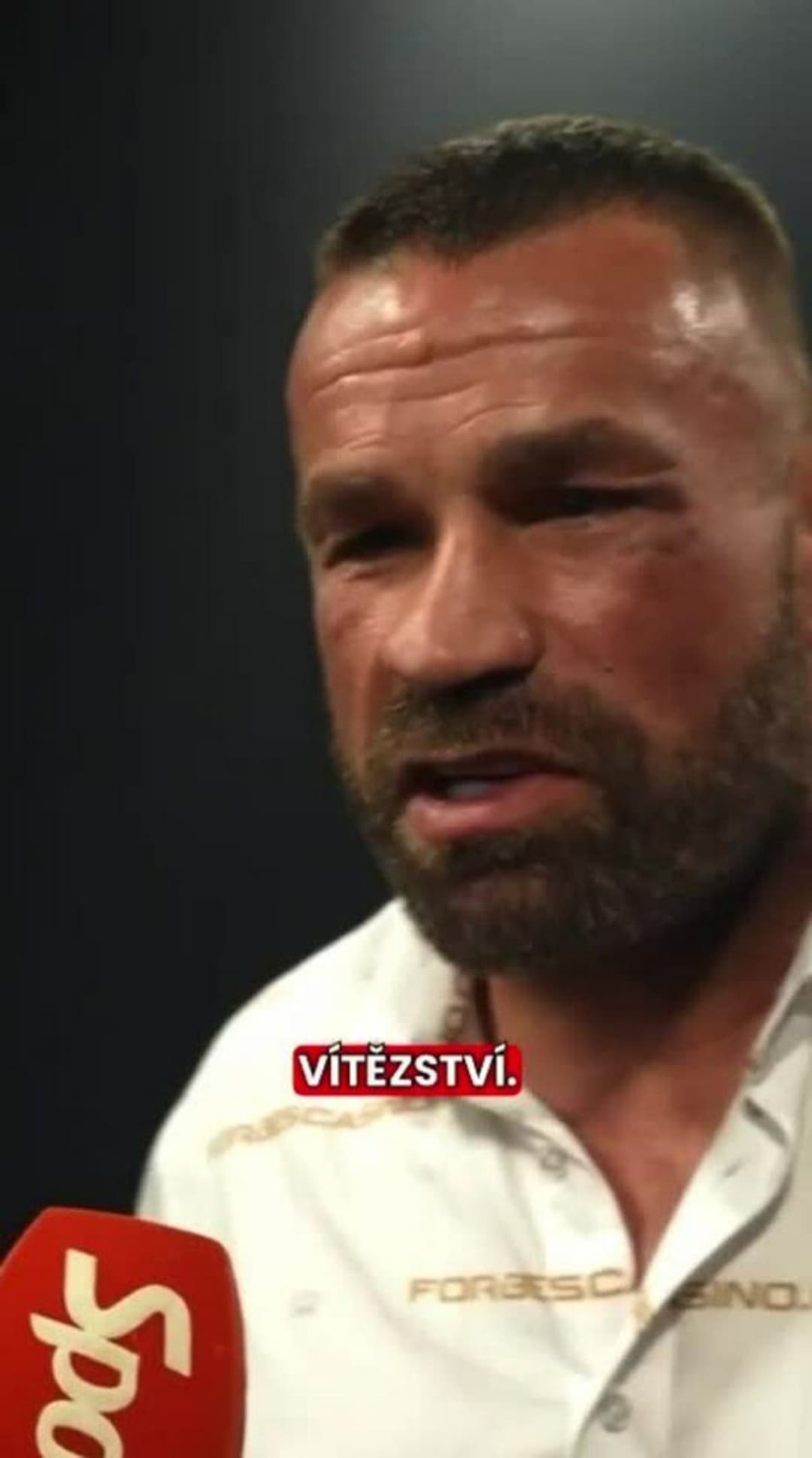 Vémola po výhře: Čekali jste něco jinýho? Frajer přišel o zub