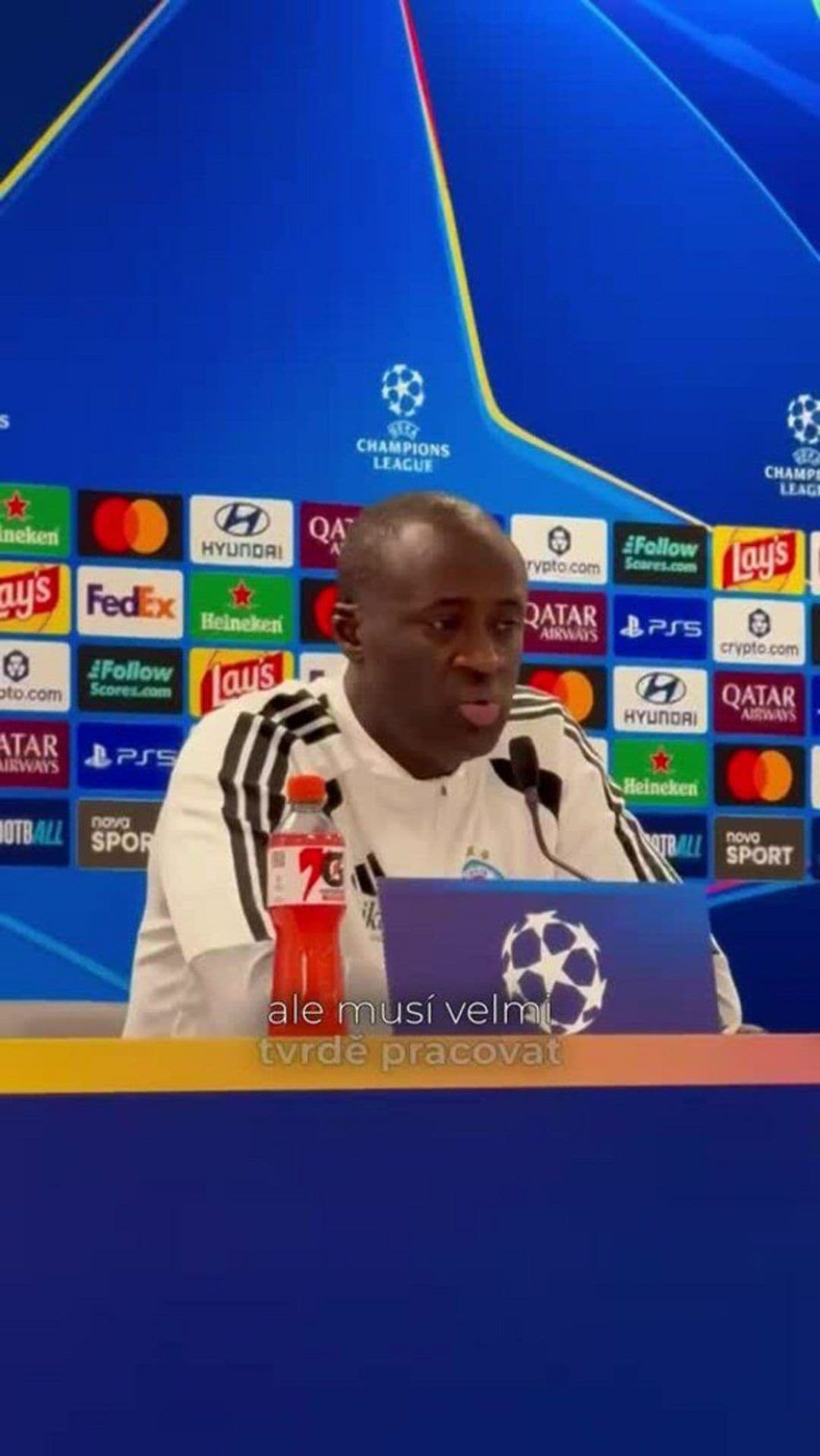 Yaya Touré mluvil po prohře se Stuttgartem i o Sahmkou Camarovi